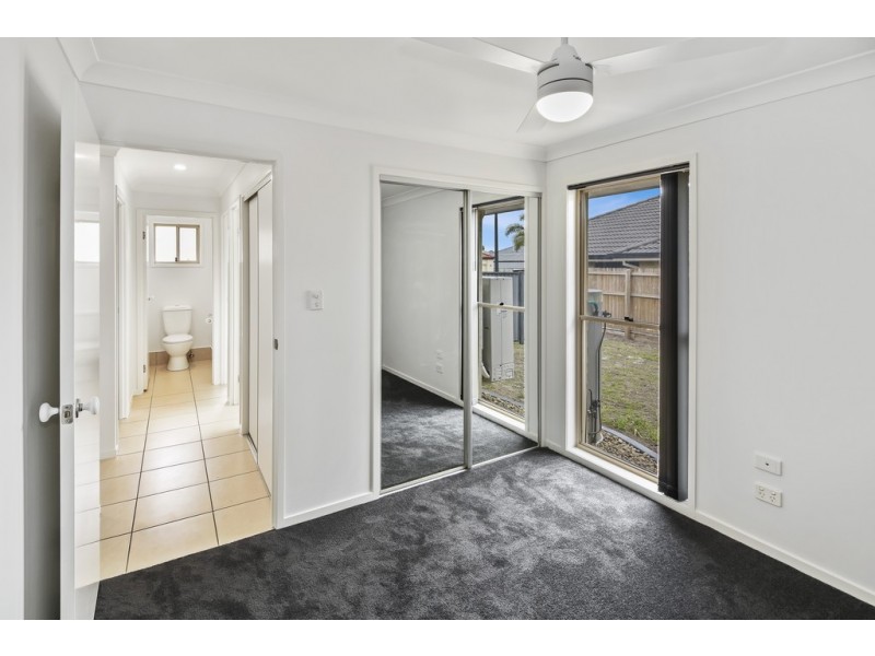 21 Dotterel Crescent, North Lakes QLD 4509