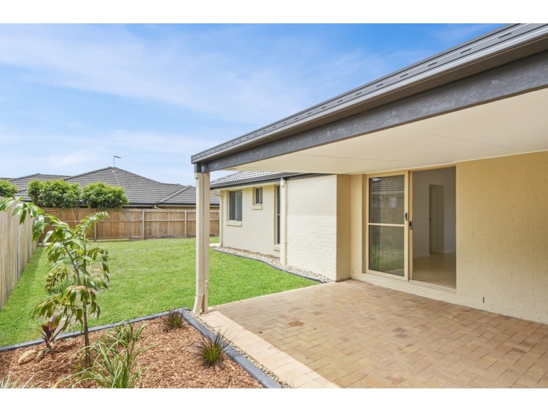 21 Dotterel Crescent, North Lakes QLD 4509