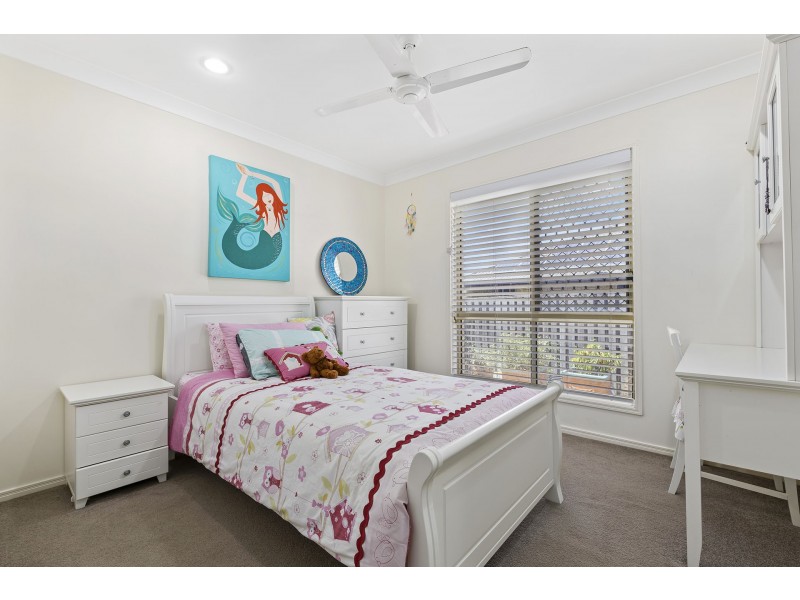 15 Outlook Place, Narangba QLD 4504