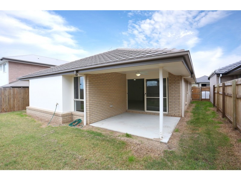 74 Mapleton Drive, North Lakes QLD 4509