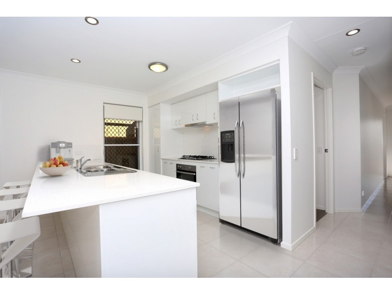 6 Shearer Crescent, Kallangur QLD 4503