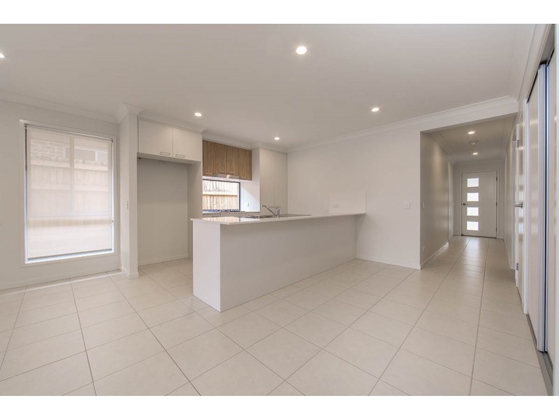 32 Whitehorse Road, Dakabin QLD 4503