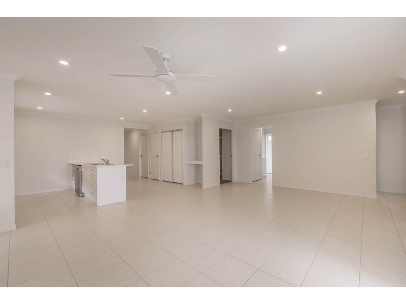 32 Whitehorse Road, Dakabin QLD 4503