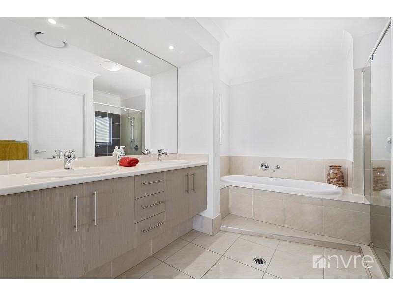 10 Ballesteros Street, North Lakes QLD 4509