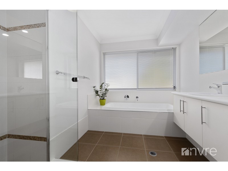 10 Ballesteros Street, North Lakes QLD 4509