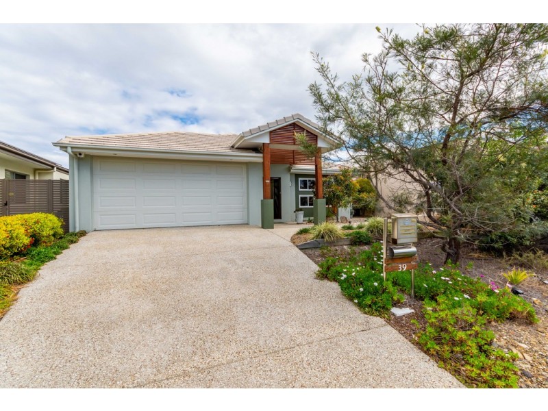 39 Blueberry Street, Banksia Beach QLD 4507