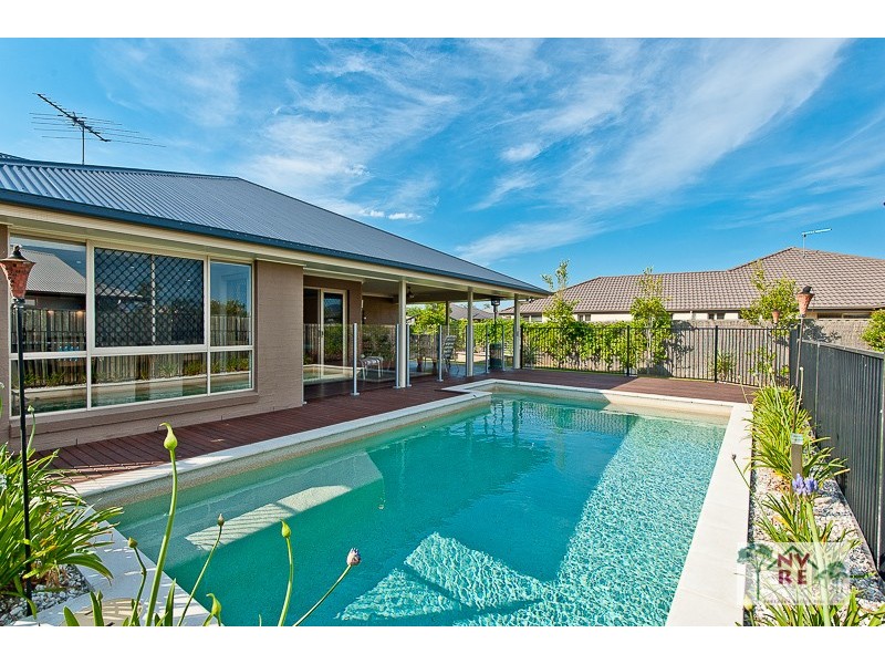 40 Lookout Place, Narangba QLD 4504