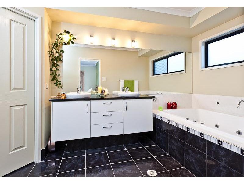 23 Moorhen Court, Narangba QLD 4504