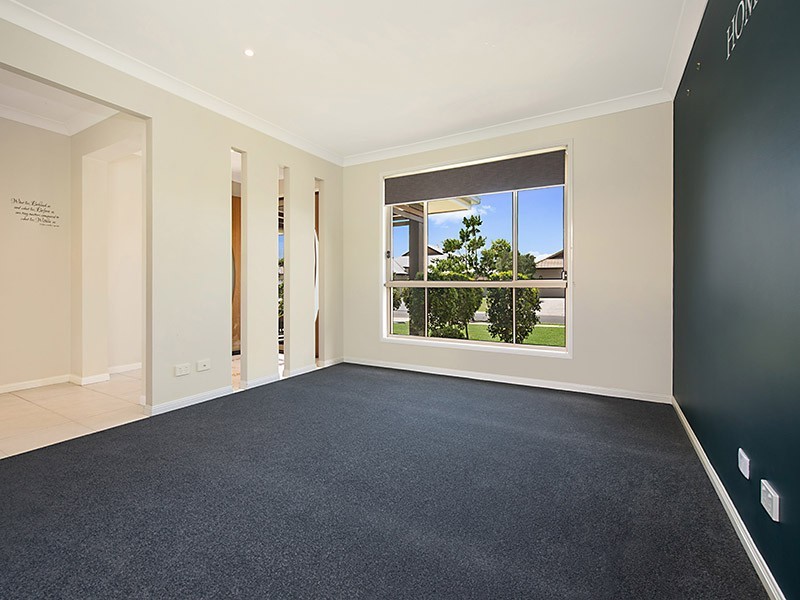 9 Lookout Place, Narangba QLD 4504