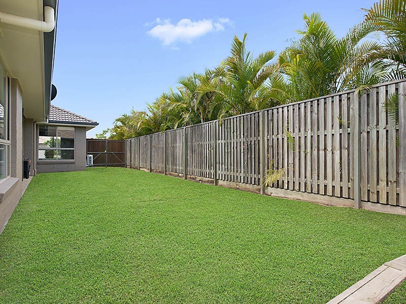 9 Lookout Place, Narangba QLD 4504