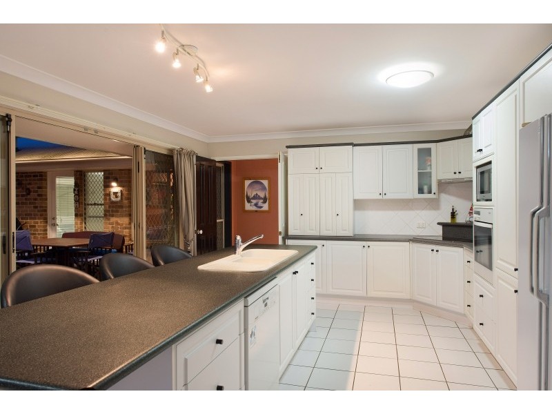27 Bunya Crossing Road, Eatons Hill QLD 4037