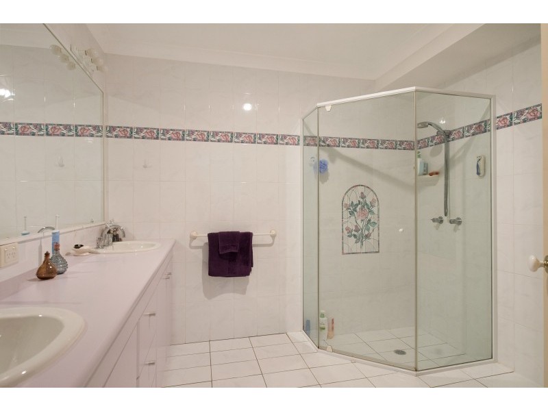 27 Bunya Crossing Road, Eatons Hill QLD 4037