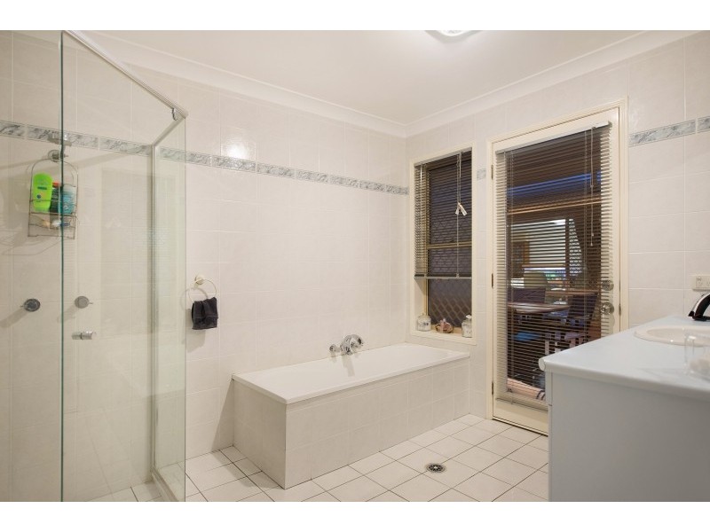 27 Bunya Crossing Road, Eatons Hill QLD 4037