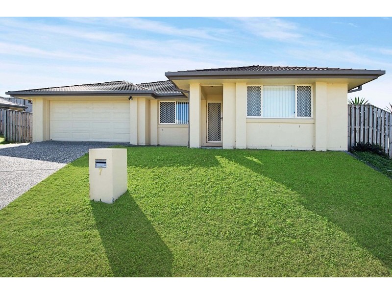7 Aylmore Court, Narangba QLD 4504