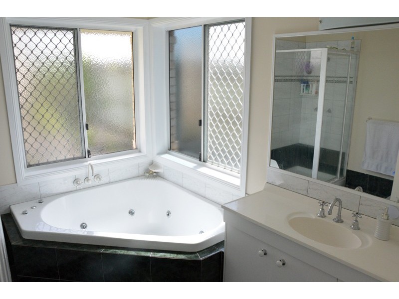 15 Jambola Court, Narangba QLD 4504