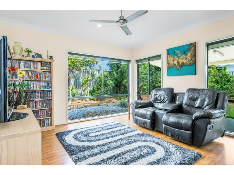 4 Outlook Place, Narangba QLD 4504