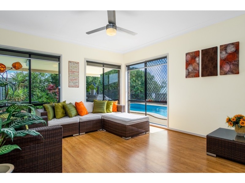 4 Outlook Place, Narangba QLD 4504