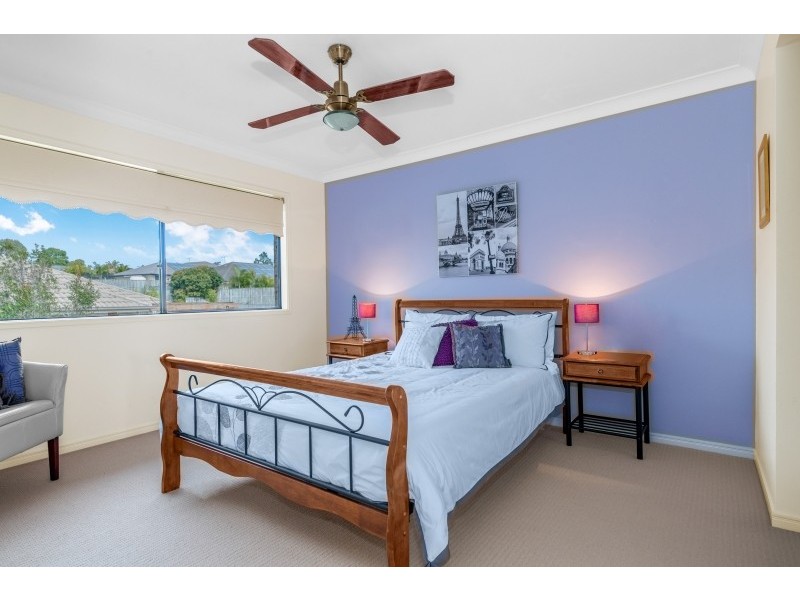 4 Outlook Place, Narangba QLD 4504