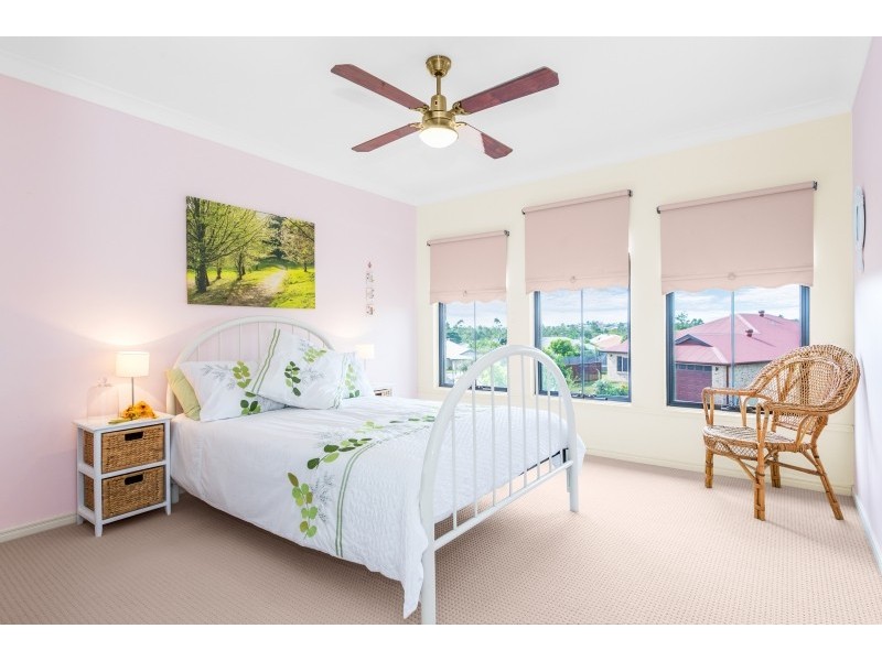 4 Outlook Place, Narangba QLD 4504