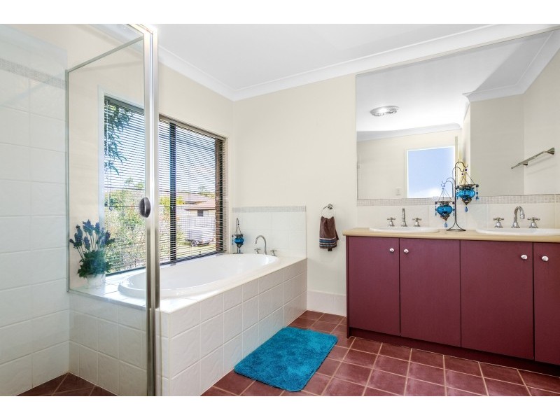4 Outlook Place, Narangba QLD 4504
