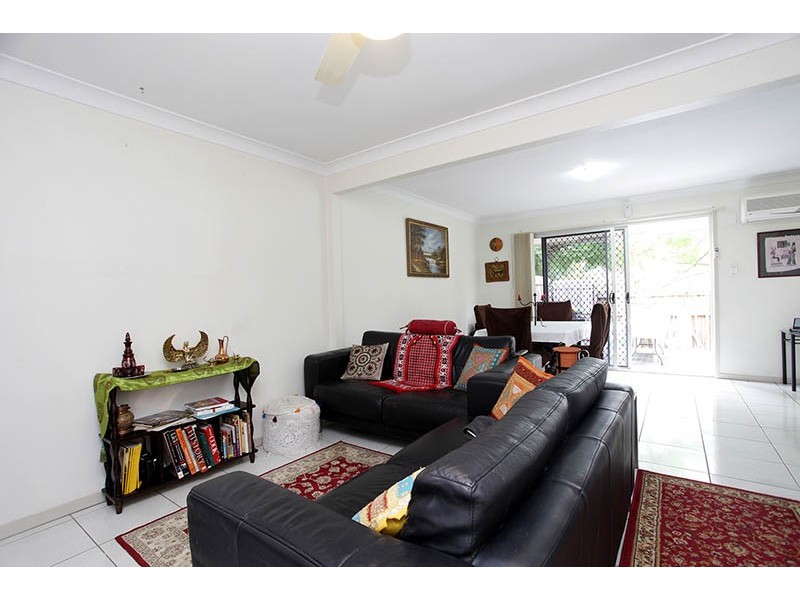 2/2 Station Road, Burpengary QLD 4505