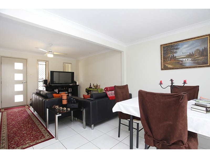 2/2 Station Road, Burpengary QLD 4505