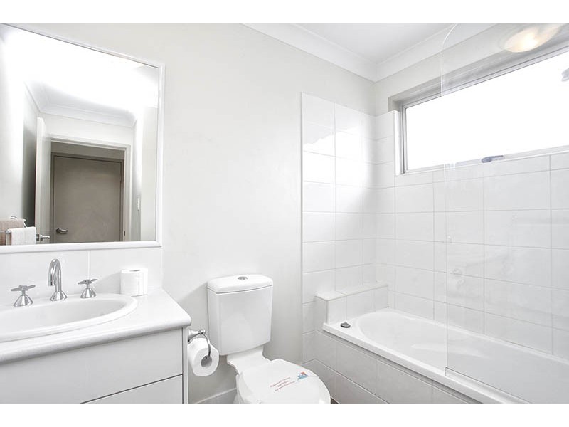 2/2 Station Road, Burpengary QLD 4505