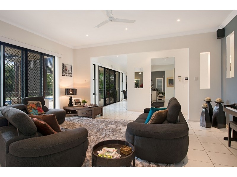9 White Cedar Place, Narangba QLD 4504