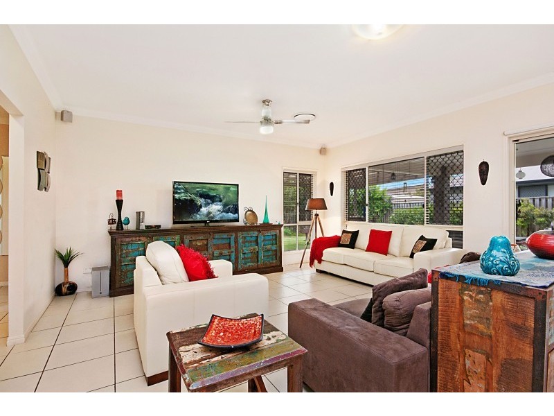 12 Lookout Place, Narangba QLD 4504