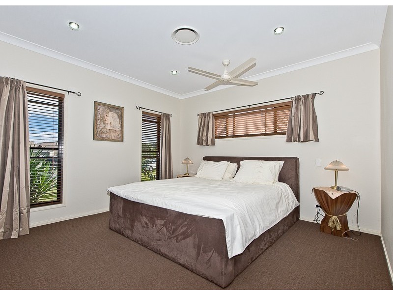 6 Lookout Place, Narangba QLD 4504