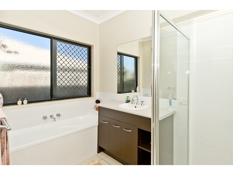 6 Lookout Place, Narangba QLD 4504