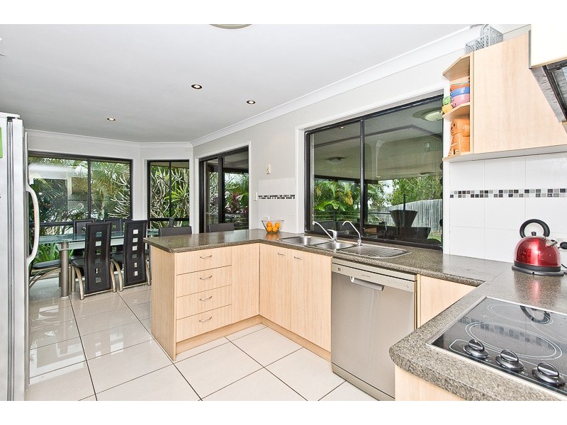 9 Rosa Court, Narangba QLD 4504