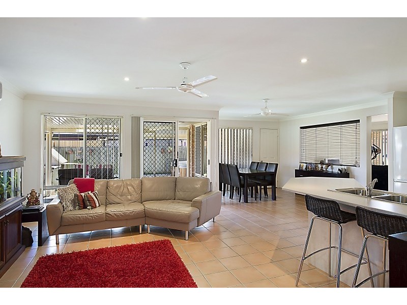 74 Pine River Drive, Murrumba Downs QLD 4503