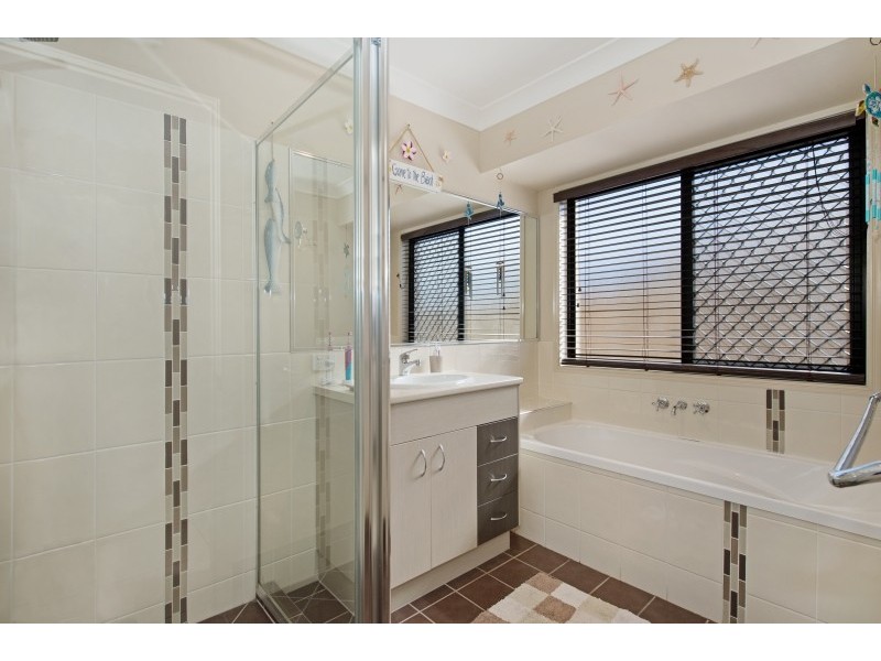 20 Lookout Place, Narangba QLD 4504