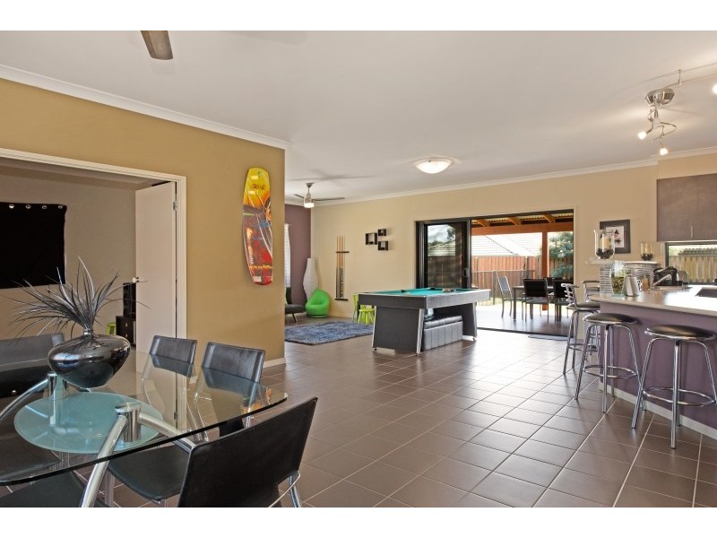 2 Tangerine Court, Narangba QLD 4504