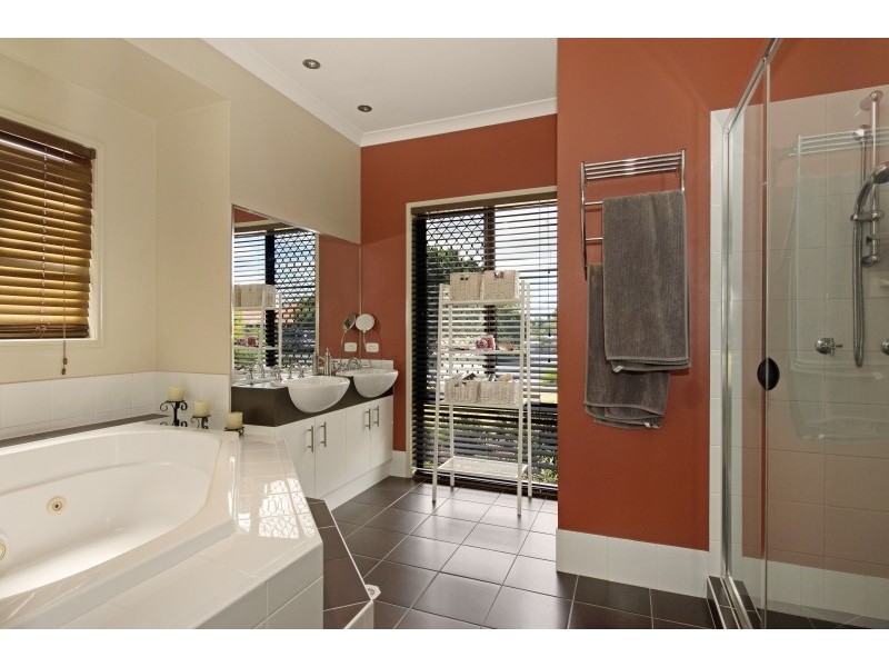 2 Tangerine Court, Narangba QLD 4504