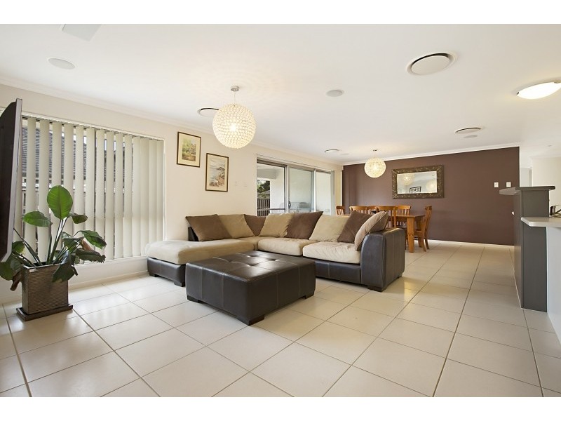 8 Shrike Court, Narangba QLD 4504