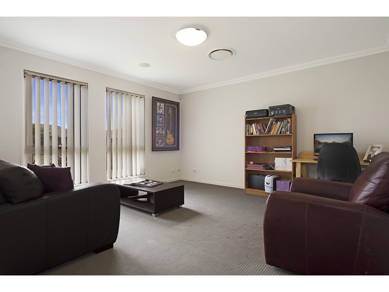 8 Shrike Court, Narangba QLD 4504