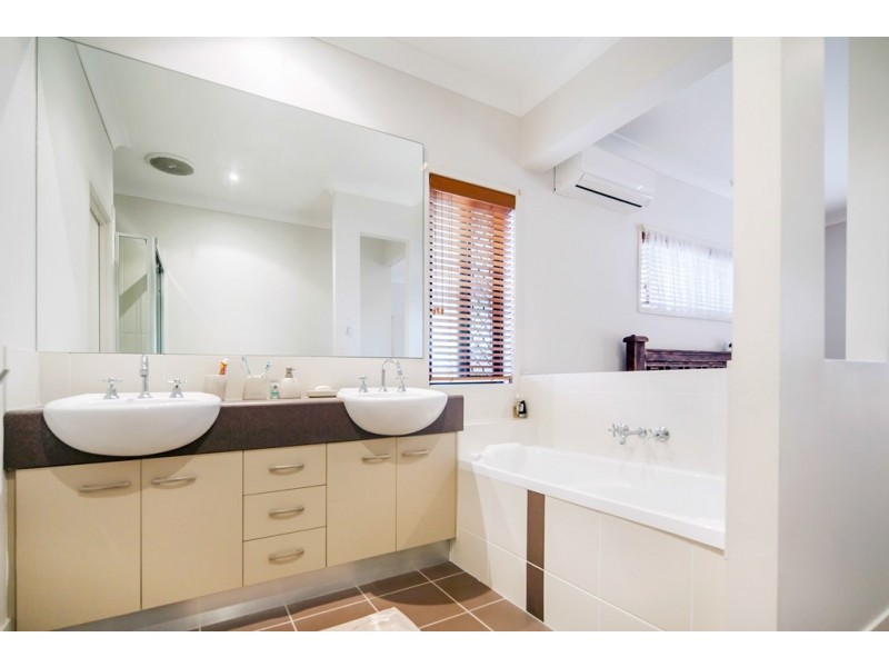 5 White Cedar Place, Narangba QLD 4504