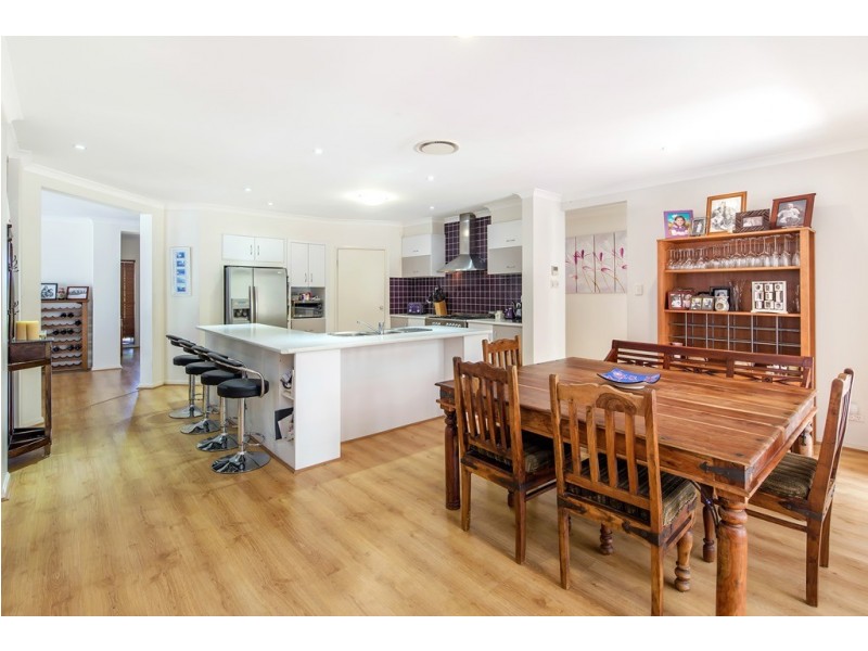 18 Outlook Place, Narangba QLD 4504