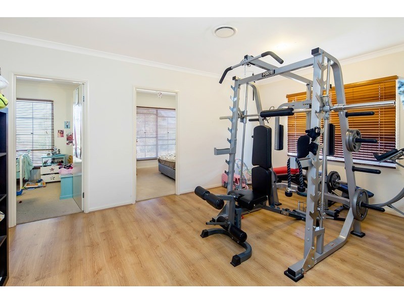 18 Outlook Place, Narangba QLD 4504