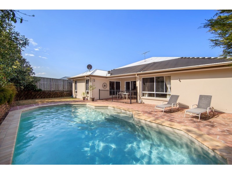 18 Outlook Place, Narangba QLD 4504