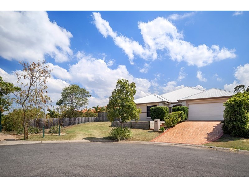 18 Outlook Place, Narangba QLD 4504