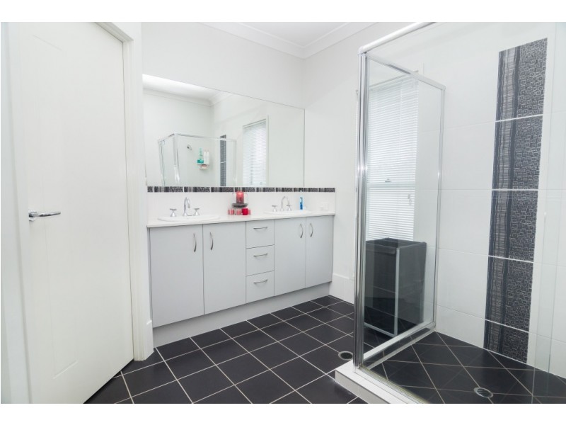 5 Angophora Close, Narangba QLD 4504