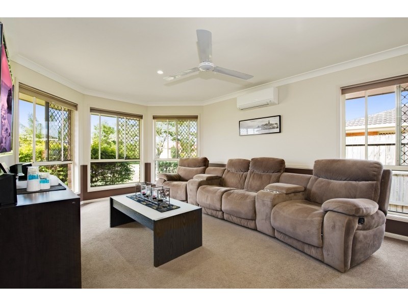 76 Pine River Drive, Murrumba Downs QLD 4503