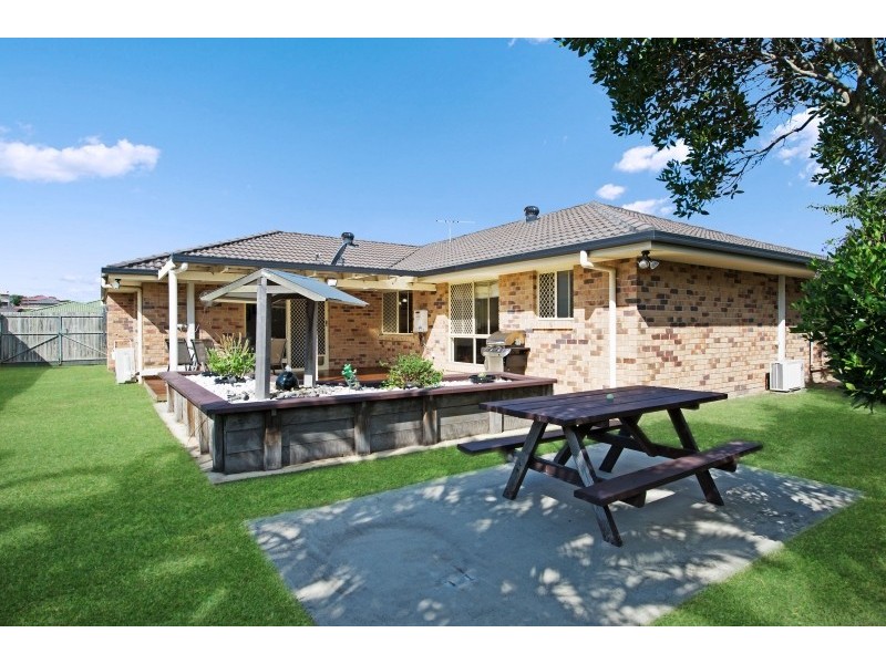 76 Pine River Drive, Murrumba Downs QLD 4503