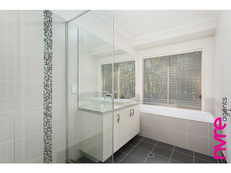 31-33 Verdelho Drive, Morayfield QLD 4506