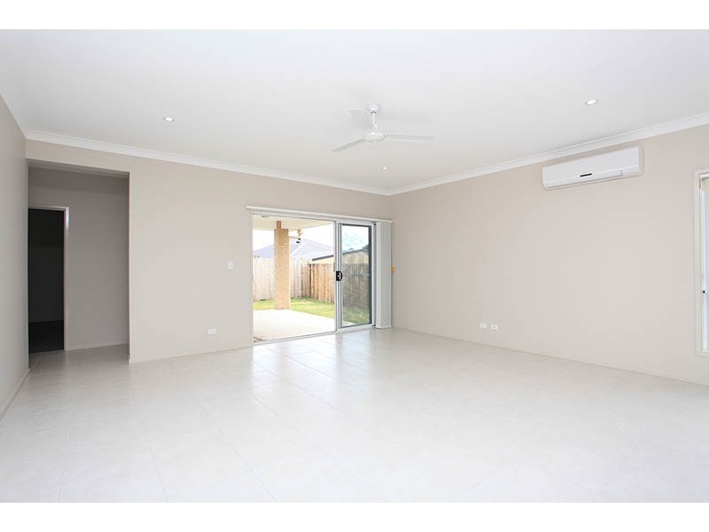 103 Central Green Dr, Narangba QLD 4504