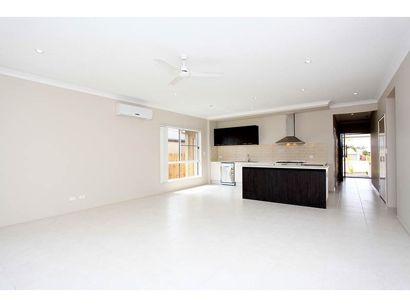 103 Central Green Dr, Narangba QLD 4504
