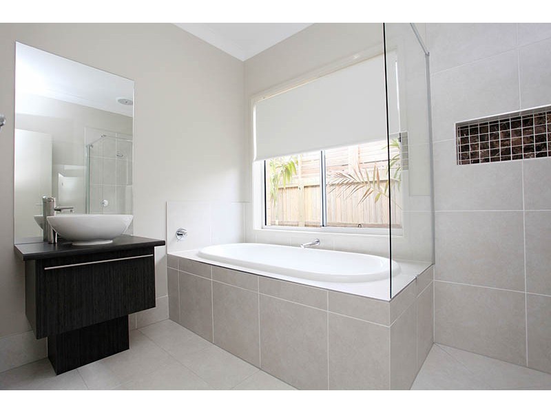 103 Central Green Dr, Narangba QLD 4504